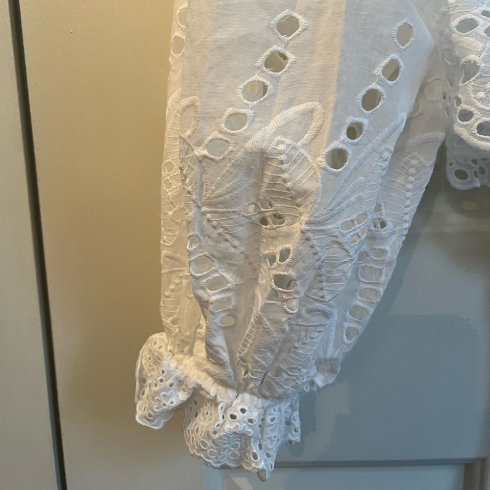💖Elegant White Eyelet Tie Blouse💖 - Picture 9 of 15